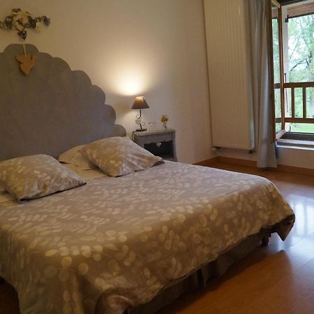 Chambre D'Hotes La Jument Grise Lescheroux Exteriör bild