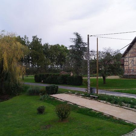 Chambre D'Hotes La Jument Grise Lescheroux Exteriör bild