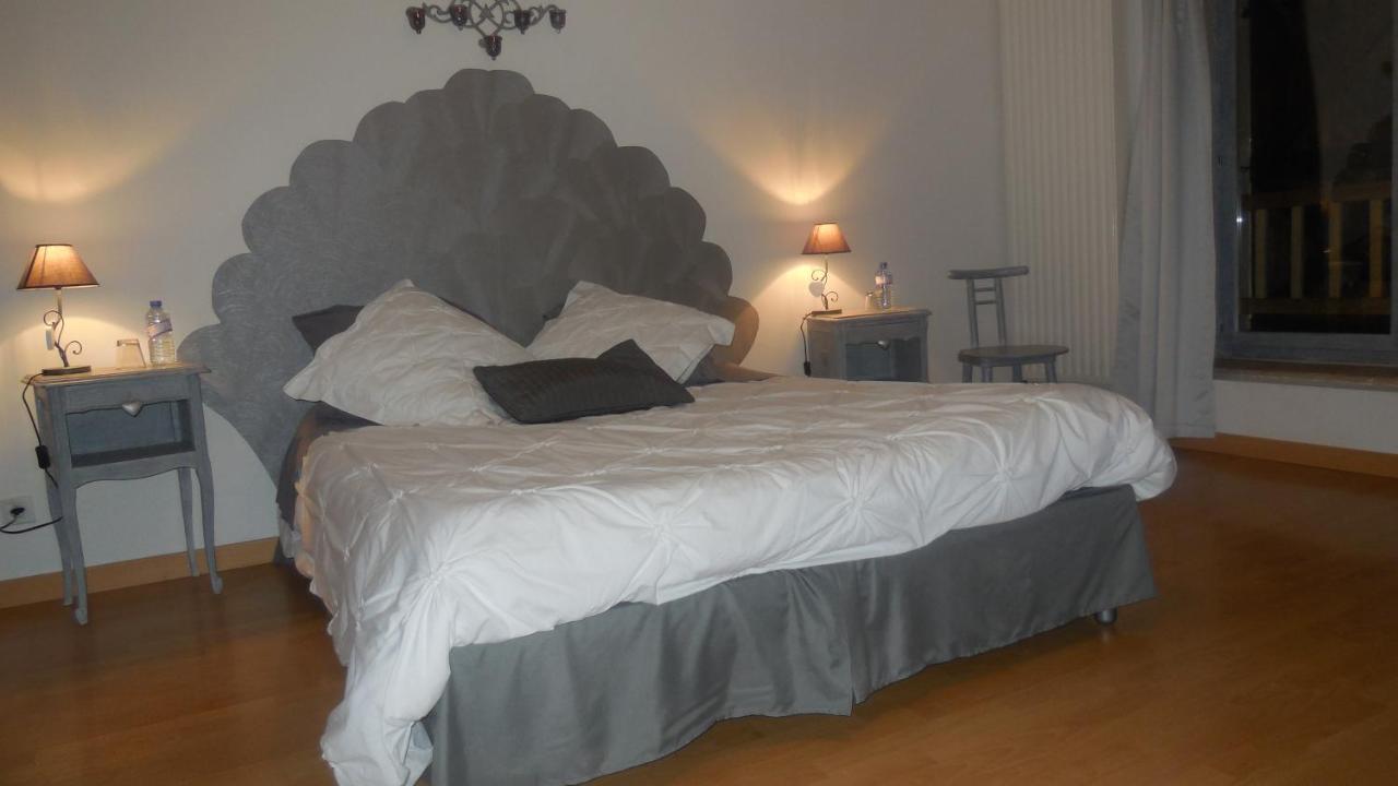 Chambre D'Hotes La Jument Grise Lescheroux Exteriör bild