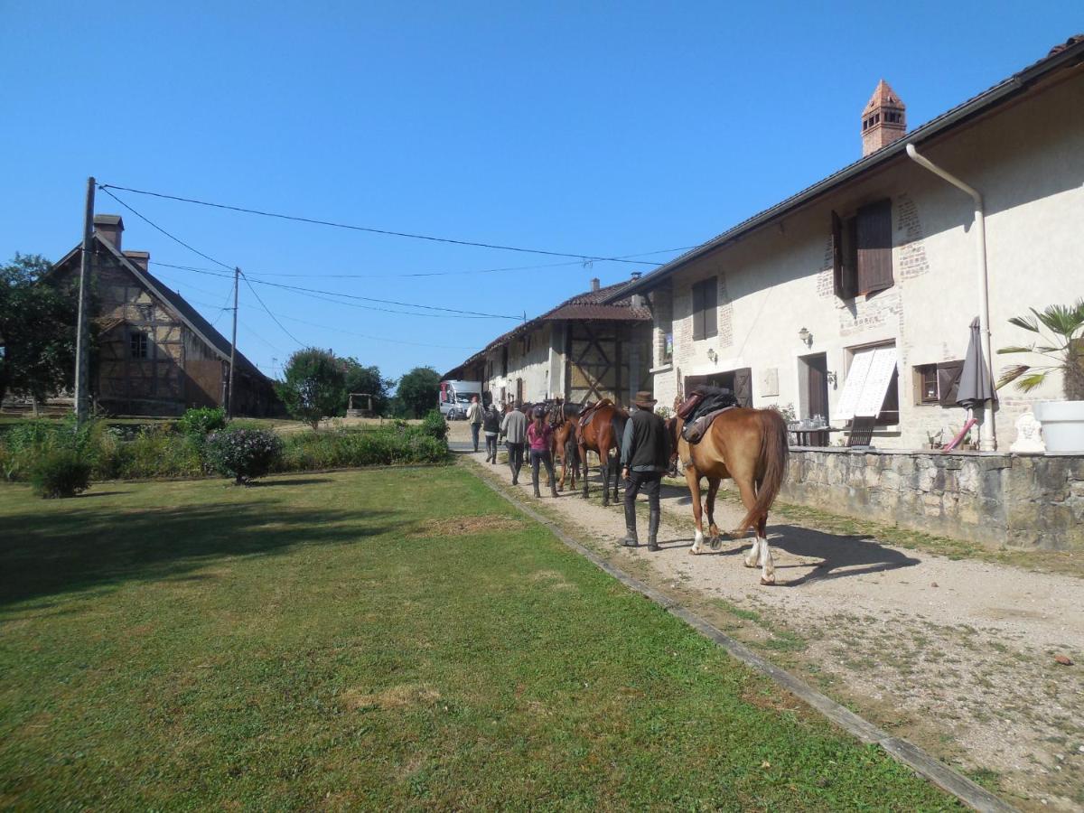 Chambre D'Hotes La Jument Grise Lescheroux Exteriör bild