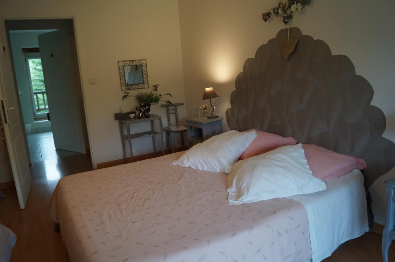 Chambre D'Hotes La Jument Grise Lescheroux Exteriör bild
