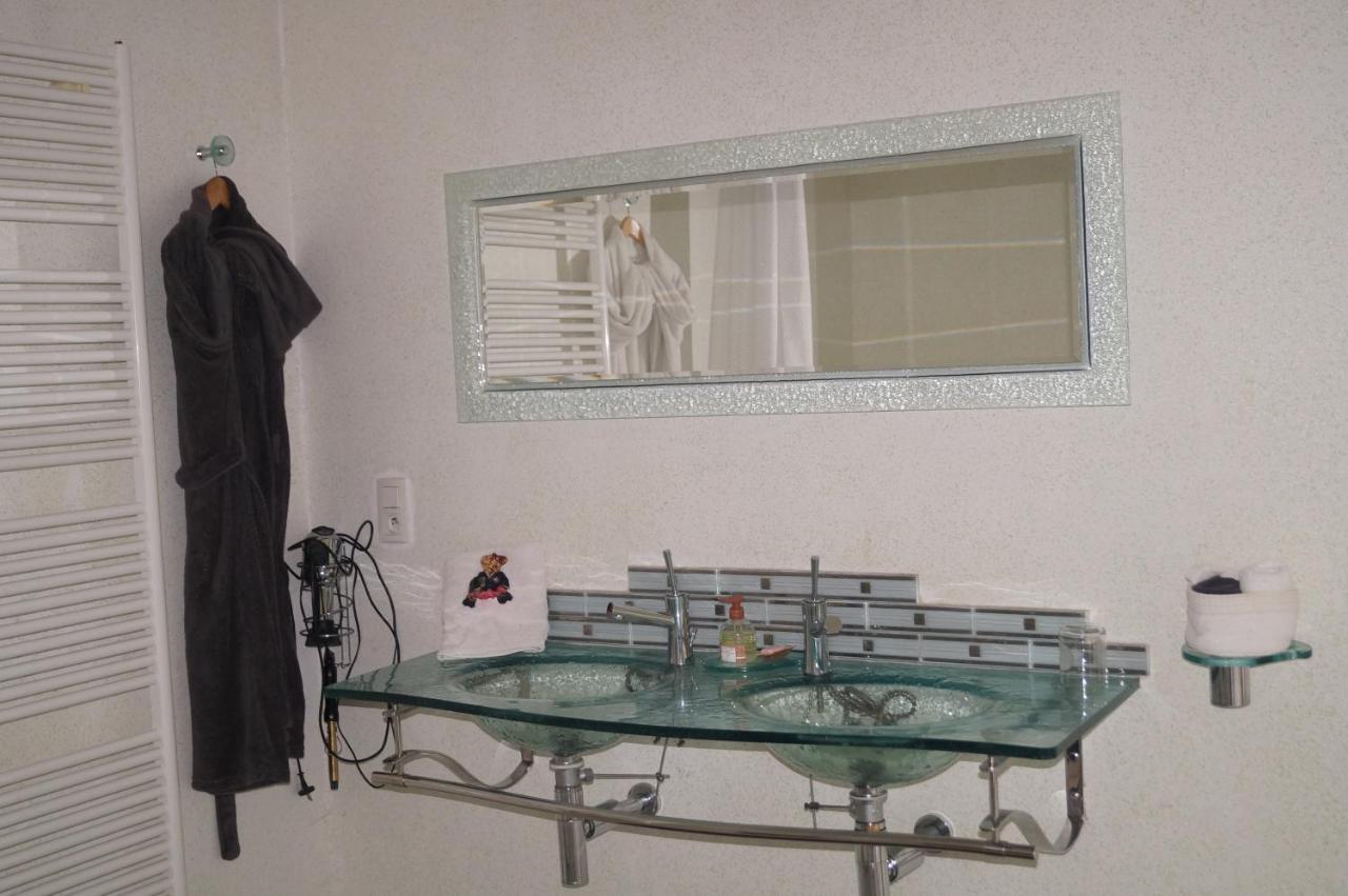 Chambre D'Hotes La Jument Grise Lescheroux Exteriör bild