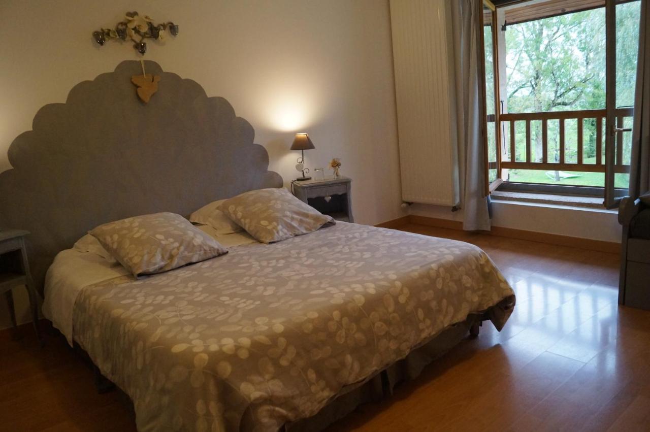 Chambre D'Hotes La Jument Grise Lescheroux Exteriör bild