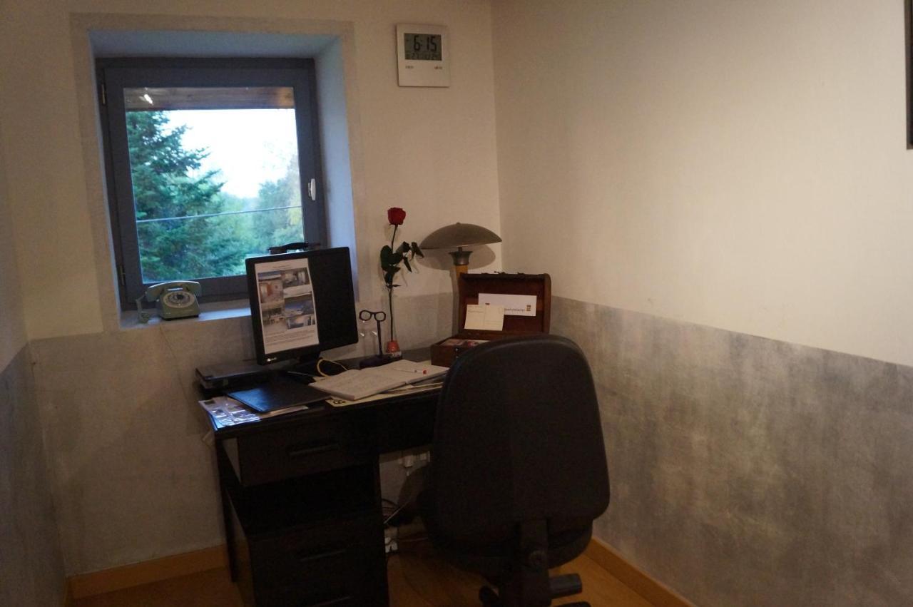 Chambre D'Hotes La Jument Grise Lescheroux Exteriör bild